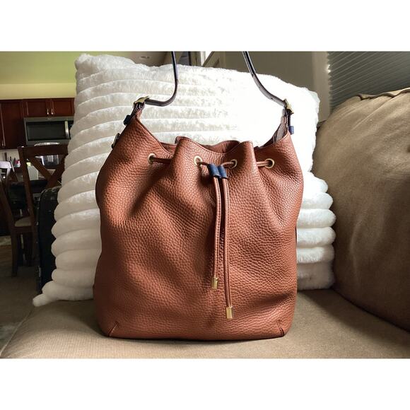 Coach Legacy Super Soft Pebbled Leather Drawstring Bucket Bag Tan & Navy - Picture 1 of 7